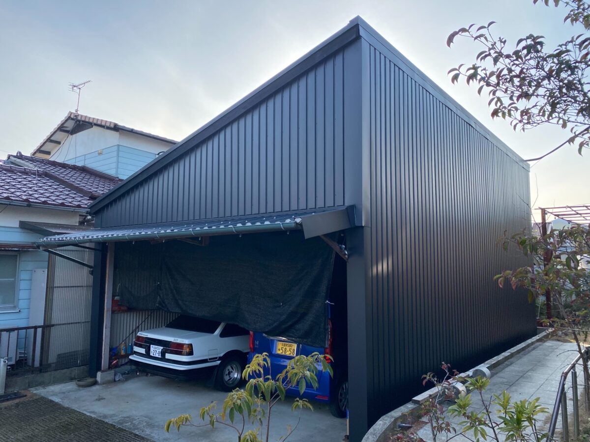 大事な車を守る為、車庫の外装をリフォームしました。